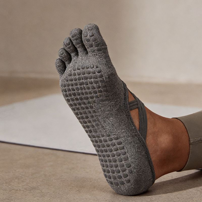 Full Toe Aura Low Rise Grip Socks gray2