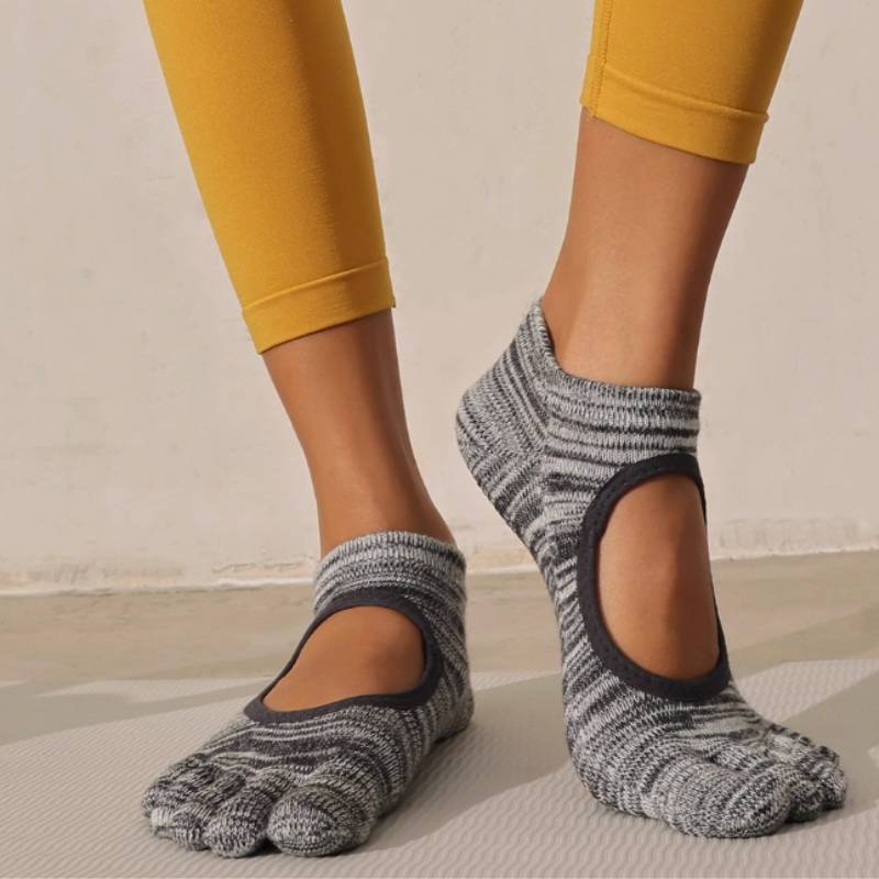 Full Toe Flora Low Rise Grip Socks pilasole gray