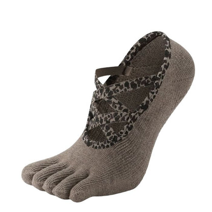Full Toe Untamed Low Rise Grip Socks-brown