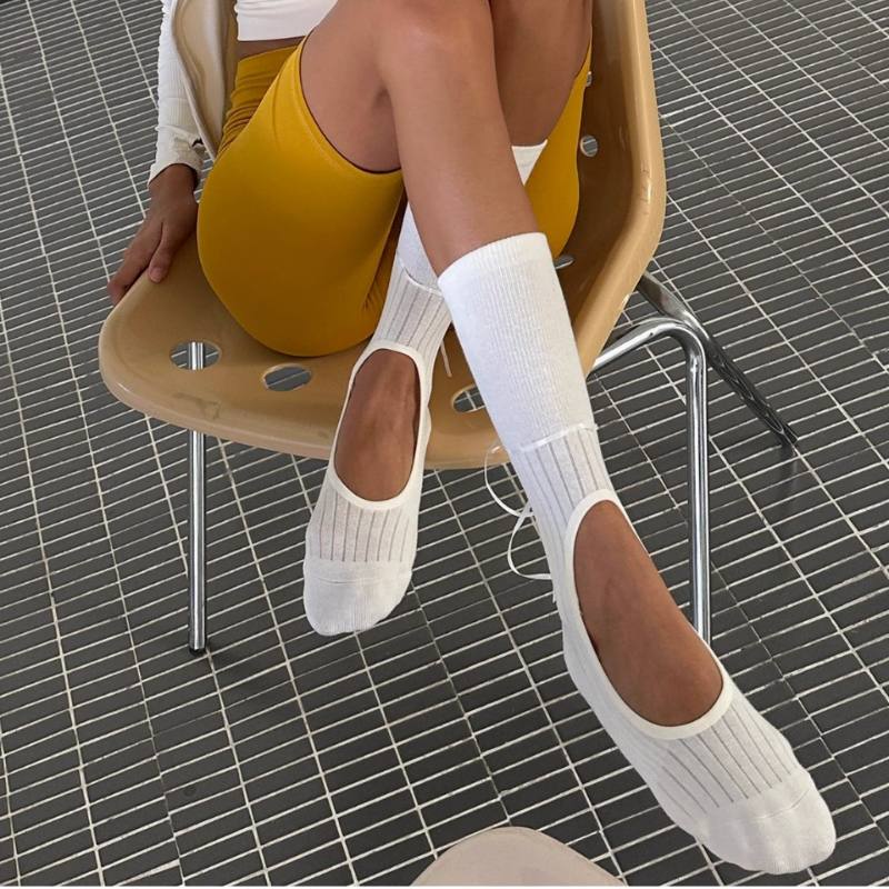 pilates grip socks white